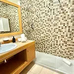 Da Rocha, 502, Charming Apartment, Air Conditioning, Swimming Pool,free Wifi, Faia By Ig Apartmán *
